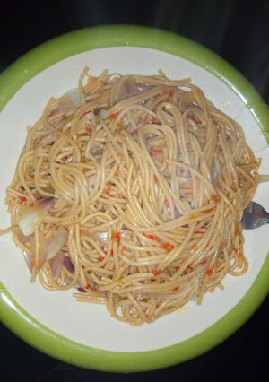 A picture of Jollof spaghetti.