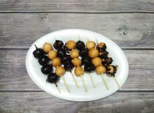 Hình của món Bánh bột nếp chiên phủ socola.