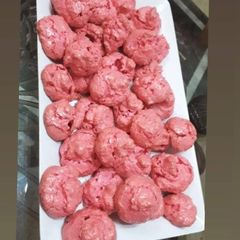 A picture of Coconut hard macrons.