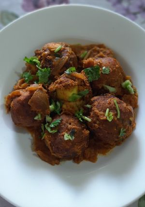 A picture of Paneer Stuffed Chickpeas Kofta.