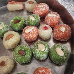 A picture of Kaju Coconut Peda.