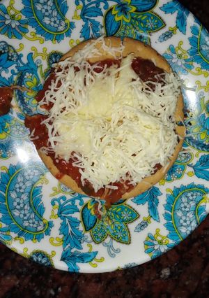 પીઝા (Pizza Recipe In Gujarati) રેસીપી મુખ્ય ફોટો