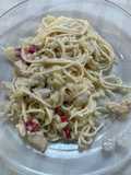 Fideos cremosos de coliflor, cebolla y morrón🥦🫑🧅