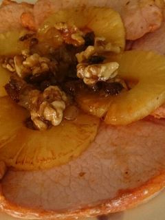 Una foto de Filetes de lomo de cerdo con chutney de piña 🍍 y nueces