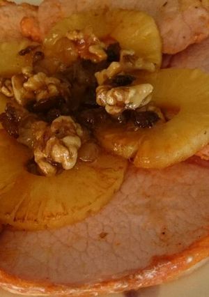Una foto de Filetes de lomo de cerdo con chutney de piña 🍍 y nueces