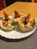 Cuenquitos de gamba roja y aguacate