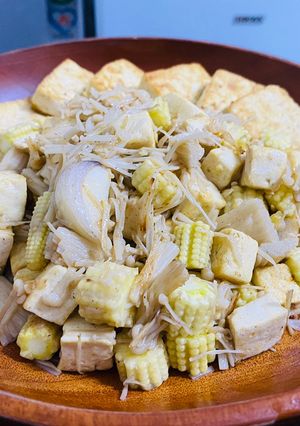 乾炒豆腐金針菇(滿漢電火鍋) 的食譜成品照片
