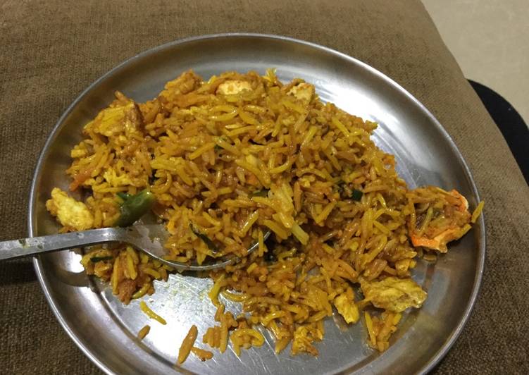 How To Use Chicken and Egg Pulav with Leftover chicken tikka and rice