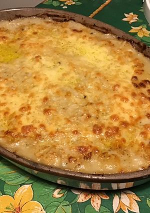 Une photo de Gratin de chou fleur aux deux sauces, ail et emmental râpé