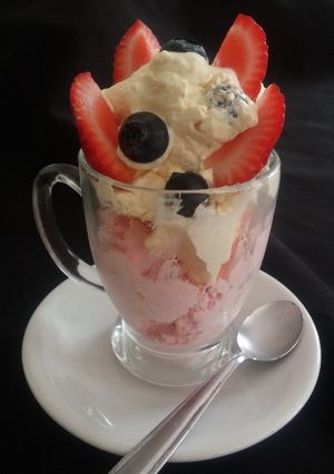 Una foto de Helados de Frutilla y Mango en la playa