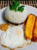 Arroz tapado a la cubana