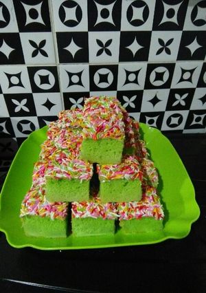 Foto resep Bolu pandan warna warni