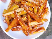 A picture of khoai lang chiên