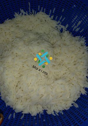 A picture of Parboiled rice.