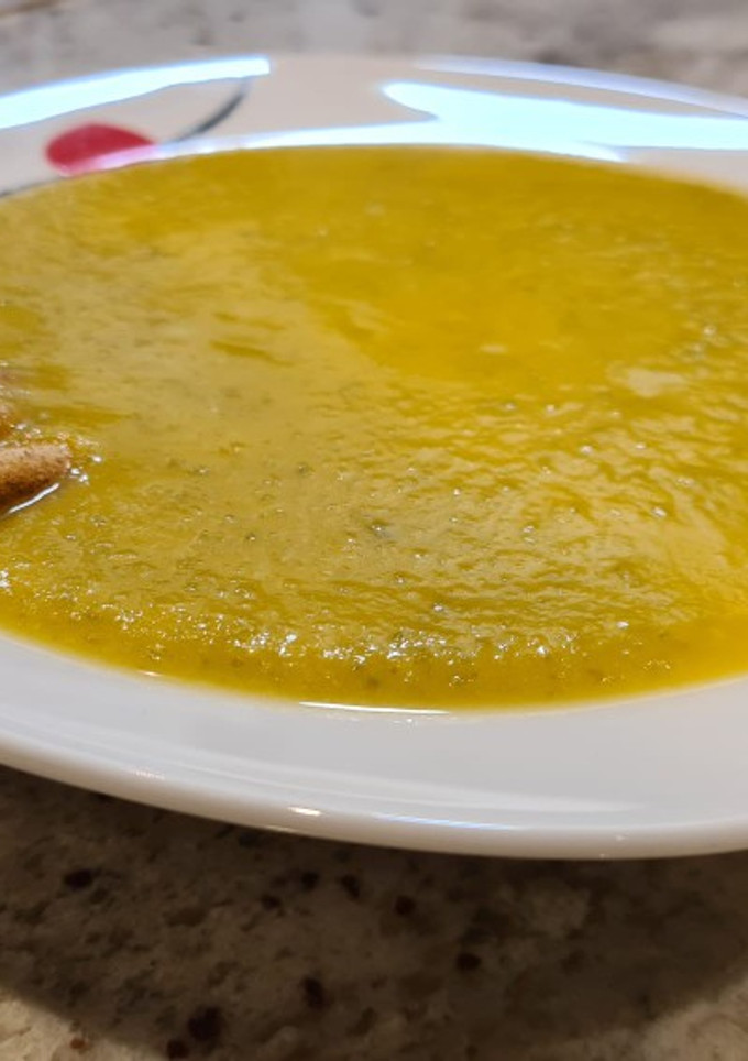 Una foto de Crema de calabaza y judías verdes