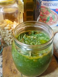 Una foto de "Pesto" de borraja