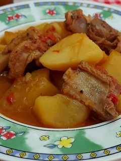 Una foto de Patatas guisadas con costillas