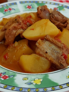 Una foto de Patatas guisadas con costillas