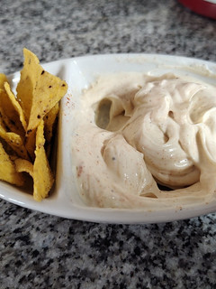 Una foto de Dip para nachos o carnes