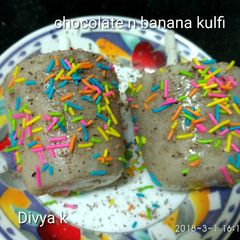 A picture of Chocolate and banana kulfi.