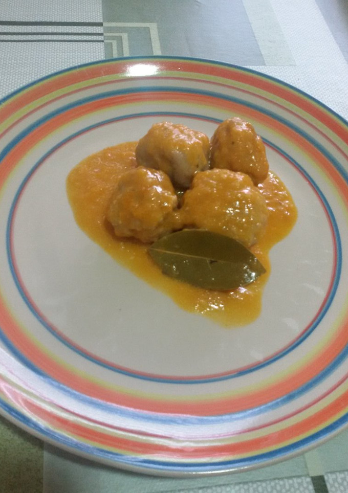 Una foto de Albóndigas de carne en salsa de vino blanco con Thermomix