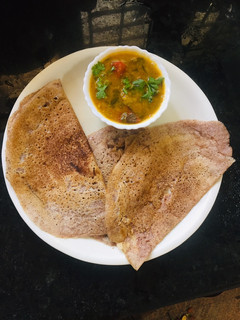 ராகி தோசை.(எளிமையானது)(ragi dosai recipe in tamil) செய்முறை முக்கிய புகைப்படம்