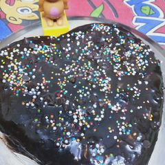 A picture of Oreo cookies walnut cake.