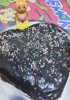 A picture of Oreo cookies walnut cake.