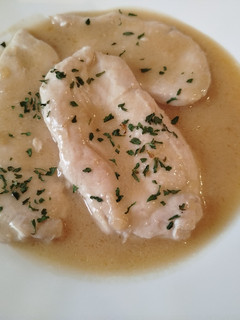 Una foto de Filetes de pollo con salsa al whisky – exprés
