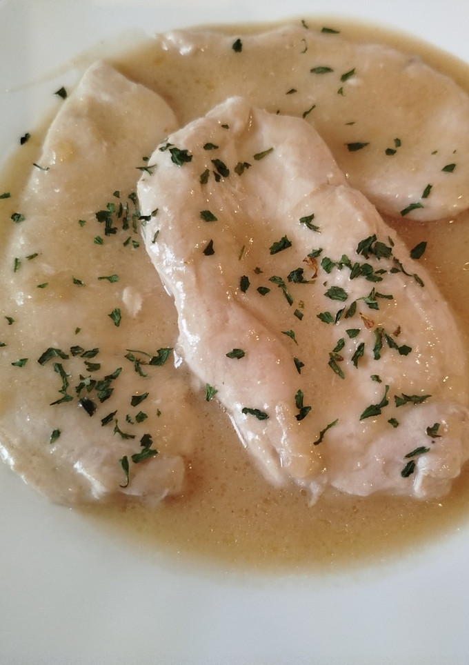 Una foto de Filetes de pollo con salsa al whisky – exprés