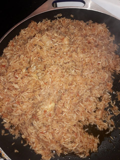Una foto de Arroz frito con pollo