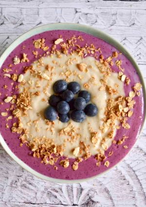 A picture of Pear & Blueberry Smoothie Bowl.
