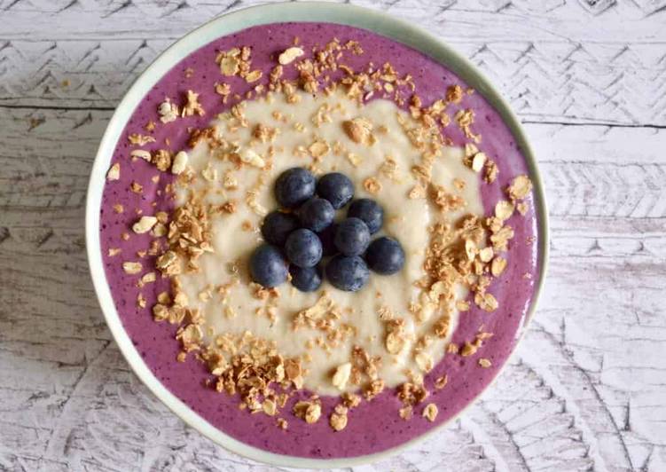 Simple Way to Prepare Quick Pear &amp; Blueberry Smoothie Bowl