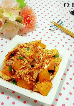 Hình của món Nộm Lê Cải Thảo 배추죽석무침.