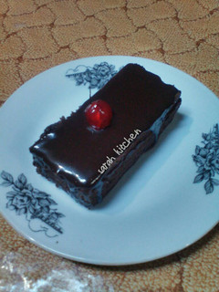 Foto resep Moist chocolate cake no mixer no oven
