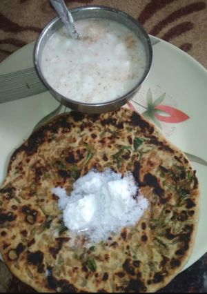 A picture of Methi Paratha.