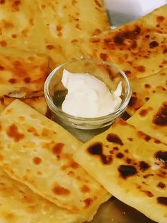 চীজ আলু পরোটা (cheese aloo parota recipe in Bengali) রেসিপির প্রধান ছবি