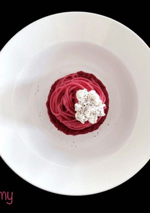 Foto di SPAGHETTI DI GRAGNANOBARBABIETOLA, ALICI, CREMA DI BURRATA
