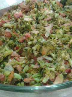 Una foto de Ensalada de brócoli