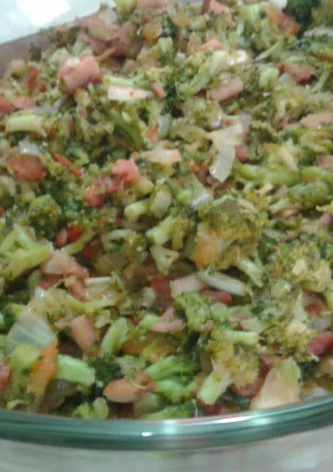 Una foto de Ensalada de brócoli