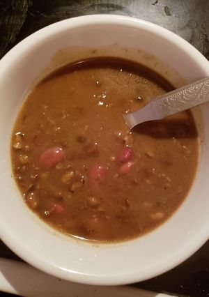 A picture of Maah makhni.