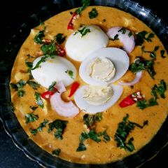 A picture of Special creamy egg masala.