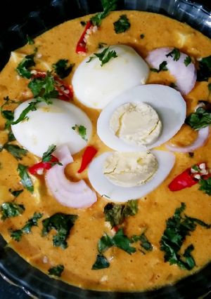 A picture of Special creamy egg masala.