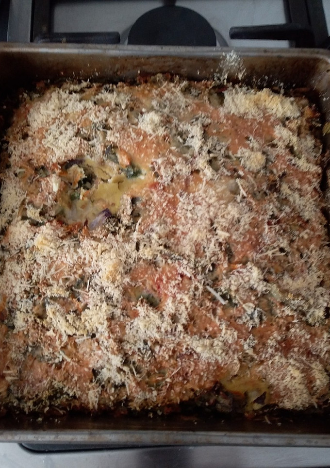 Una foto de Verduras con atún al horno, en realidad es un invento