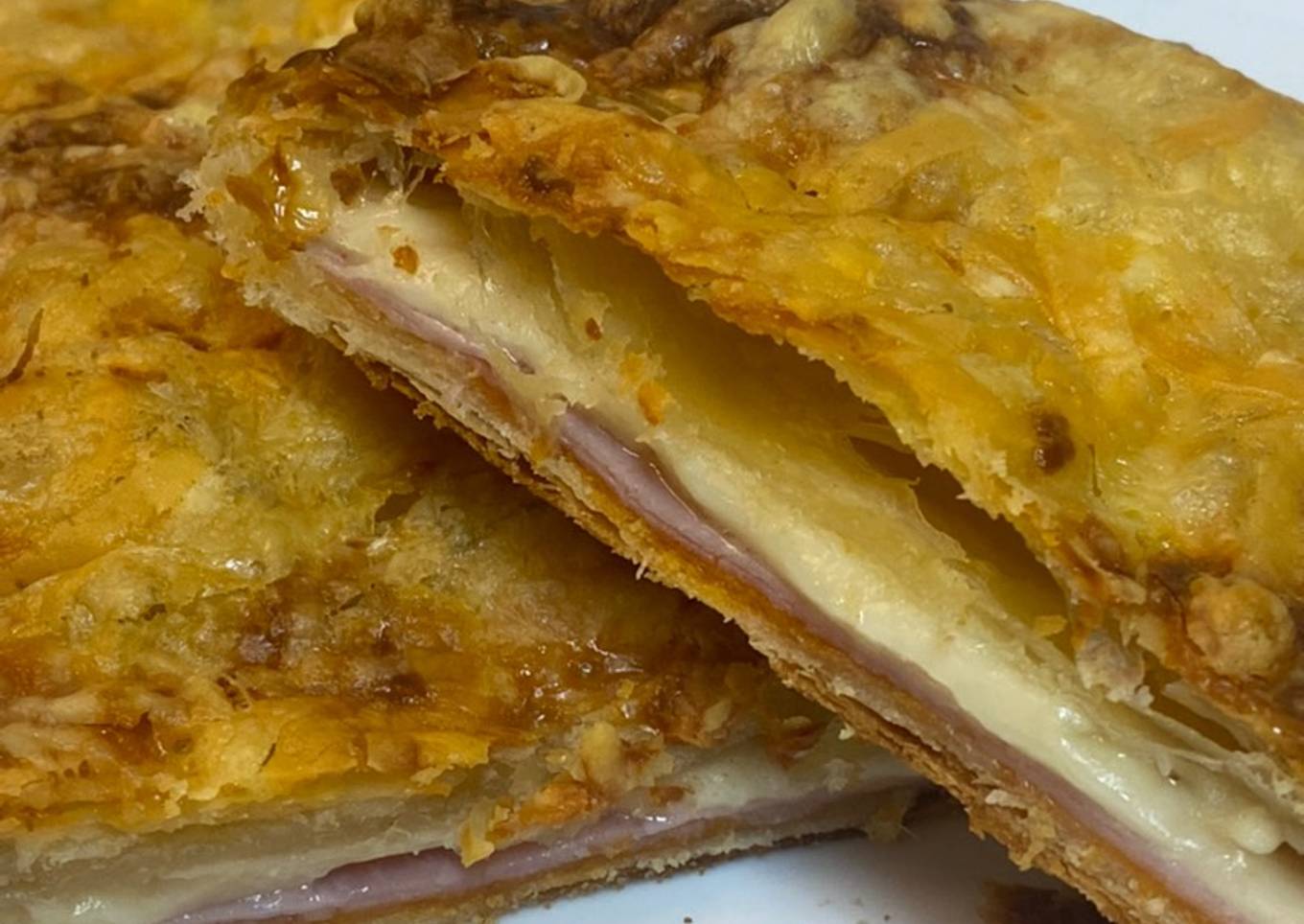 Trenza de jamón y queso