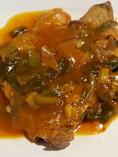 Una foto de Hígado, bifes al vino blanco