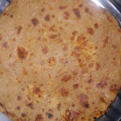 A picture of Soft brown chapatis.