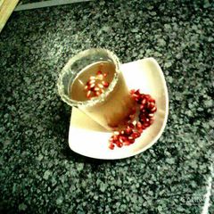 A picture of Lemon & Pomegranate Splash.