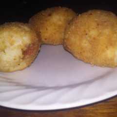 A picture of Croquetas de arroz.