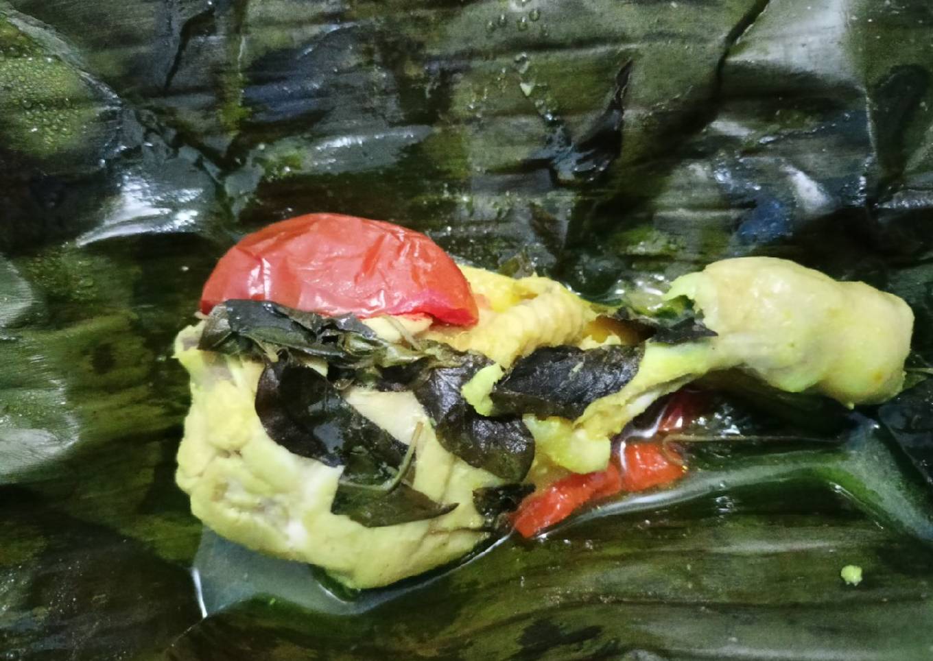 Pepes ayam daun kemangi